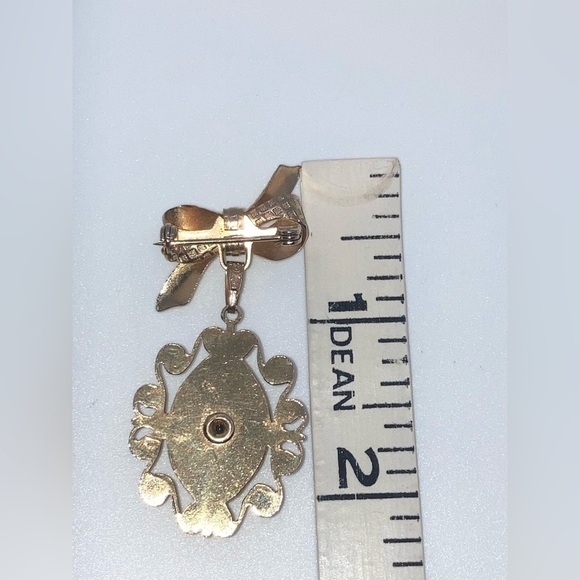 Vtg Gold Tone Bow Black & Gold Lucite Rickshaw Scene Brooch 2.1” - Picture 6 of 6